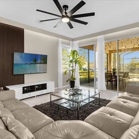 7 Bedrooms- 7 Bathrooms- Solara 1815 Sp